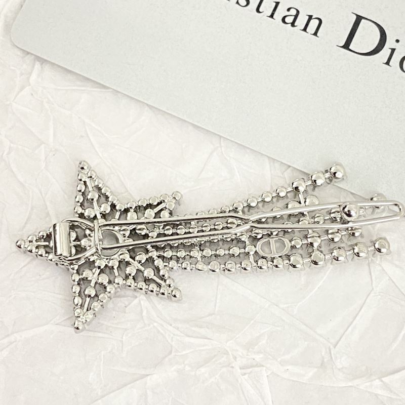 chr1st1an D10r brooches